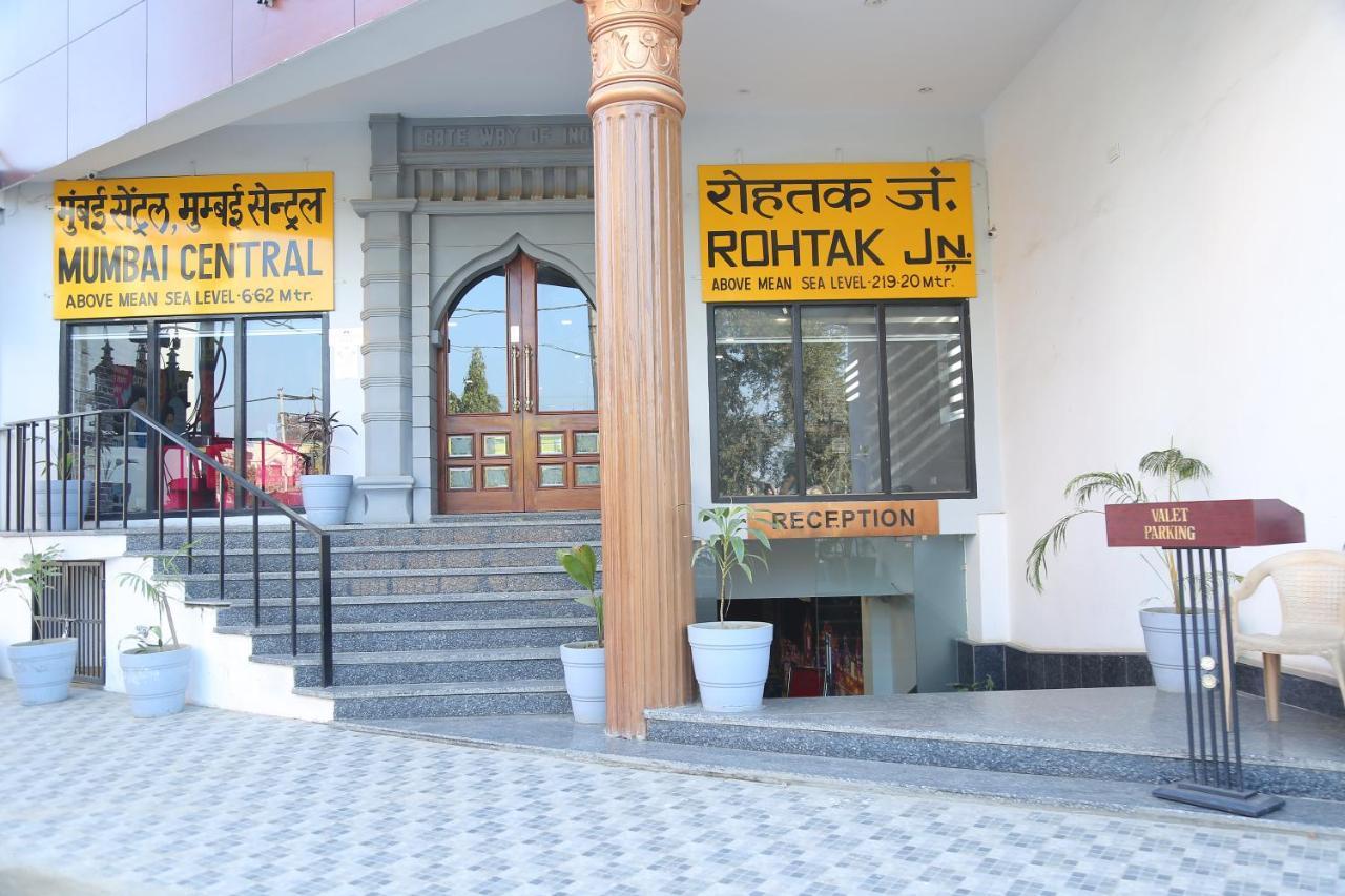 Inter Urban Hotel Rohtak Esterno foto